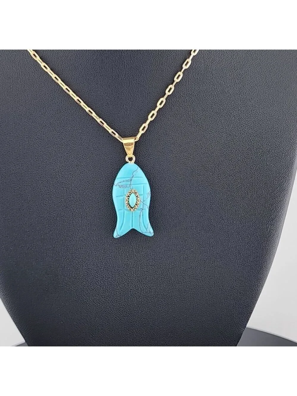 Under the Sea Vibes – Fish-Shaped Turquoise Necklace with Stone